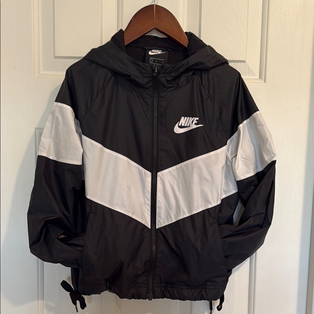 Girls Nike Black and White Windbreaker Jacket, size L
